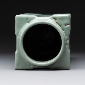 A large Chinese Longquan celadon 'cong' vase, Song/Yuan — 照片 6