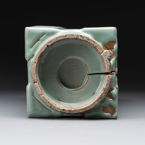 A large Chinese Longquan celadon 'cong' vase, Song/Yuan — 照片 7