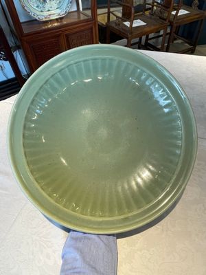 A large Chinese Longquan celadon dish, Yuan/Ming — photo 1