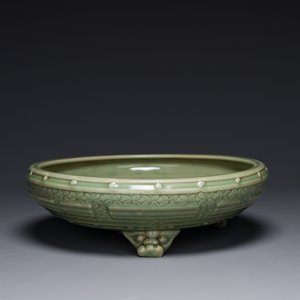 A large Chinese Longquan celadon 'trigrams' censer on wooden stand, Ming — photo 3