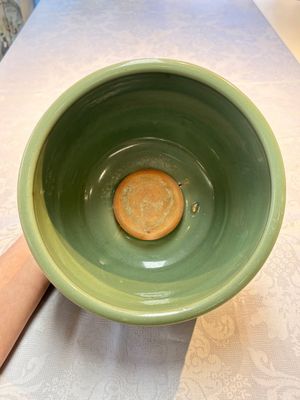 A large Chinese Longquan celadon tripod censer with floral design, Ming — photo 7