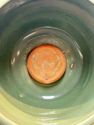 A large Chinese Longquan celadon tripod censer with floral design, Ming — photo 8