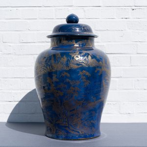 A large Chinese monochrome powder blue and gilt vase and cover, Kangxi — photo 8