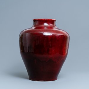 A large Chinese monochrome sang de boeuf vase, 19/20th C. — 照片 4