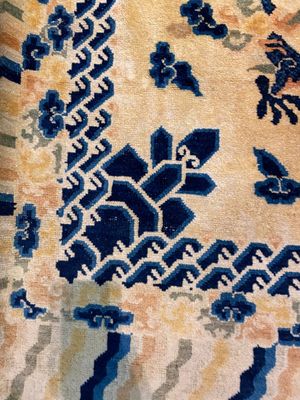 A large Chinese Ningxia rug with dragons on a yellow ground, Tai He Tian 太和殿 mark, 19th C. — 照片 8
