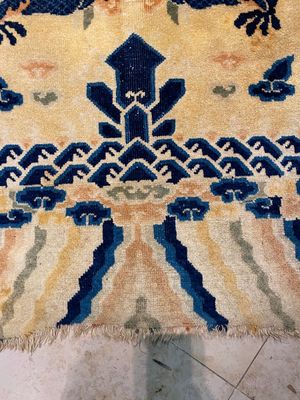 A large Chinese Ningxia rug with dragons on a yellow ground, Tai He Tian 太和殿 mark, 19th C. — 照片 9