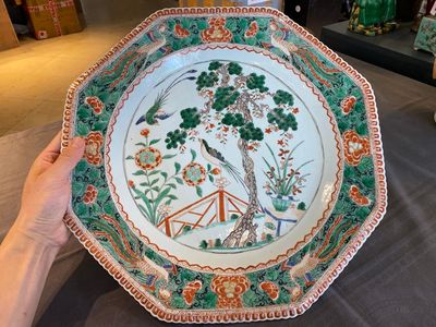 A large Chinese octagonal famille verte dish, Kangxi — photo 2