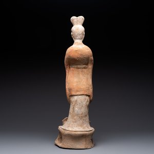 A large Chinese painted pottery figure of a civil official, Tang — photo 3