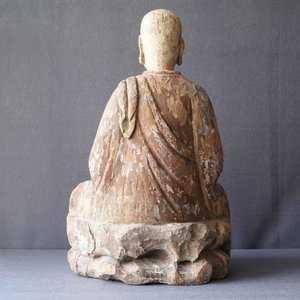 A large Chinese painted wood figure of a Buddhist monk, Ming — photo 10
