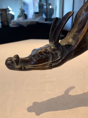 A large Chinese partly gilt bronze censer and cover in the form of Du Fu, 18th C. — photo 13