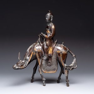 A large Chinese partly gilt bronze censer and cover in the form of Du Fu, 18th C. — photo 2