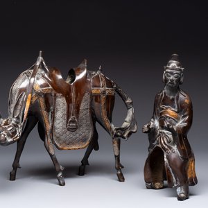 A large Chinese partly gilt bronze censer and cover in the form of Du Fu, 18th C. — photo 6