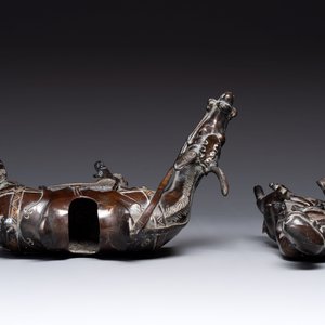 A large Chinese partly gilt bronze censer and cover in the form of Du Fu, 18th C. — photo 7