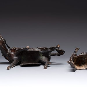 A large Chinese partly gilt bronze censer and cover in the form of Du Fu, 18th C. — photo 8