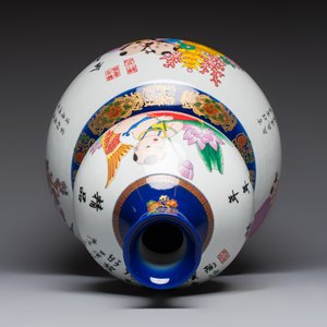 A large Chinese polychrome-decorated blue-ground double-gourd vase, 20th C. — photo 5