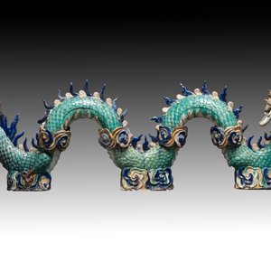 A large Chinese polychrome-glazed Shiwan stoneware dragon, 19th C. — photo 3