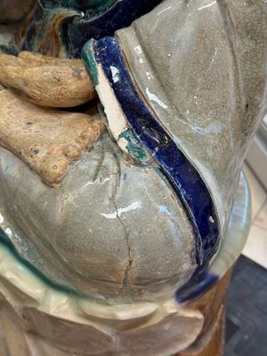 A large Chinese polychrome-glazed Shiwan stoneware figure of Guanyin, 19th C. — foto 18