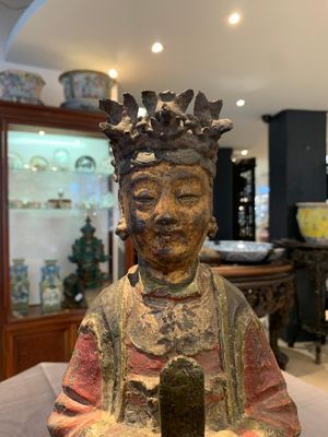 A large Chinese polychrome-lacquered and gilt bronze Daoist immortal, 17th C. — photo 2