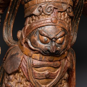 A large Chinese polychrome-lacquered wooden figure of a Guardian King, 18/19th C. — 照片 6