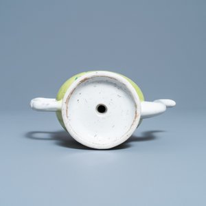 A large Chinese polychrome peach-shaped cadogan teapot, 19th C. — photo 7