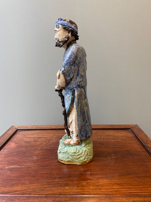 A large Chinese polychrome Shiwan pottery figure of Li Tieguai, 19th C. — foto 2