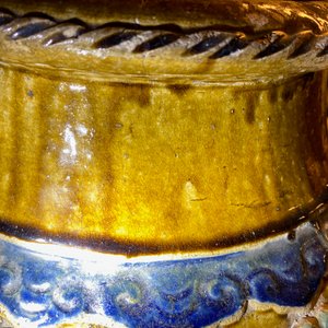 A large Chinese polychrome stoneware martaban jar and cover, Ming/Qing — 照片 17