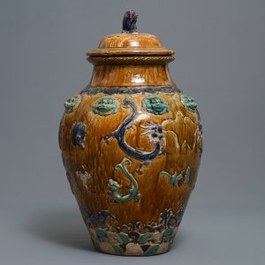 A large Chinese polychrome stoneware martaban jar and cover, Ming/Qing — 照片 2