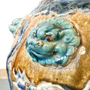 A large Chinese polychrome stoneware martaban jar and cover, Ming/Qing — 照片 39