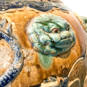 A large Chinese polychrome stoneware martaban jar and cover, Ming/Qing — 照片 47
