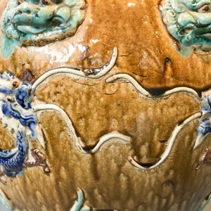 A large Chinese polychrome stoneware martaban jar and cover, Ming/Qing — 照片 55