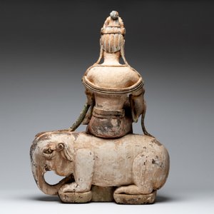 A large Chinese polychromed wooden Guanyin seated on an elephant, Republic — 照片 4