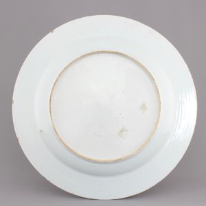 A large Chinese porcelain iron red, overglaze blue and gilt dish, 18th C. — photo 2