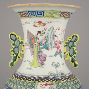 A large Chinese porcelain vase with a garden scene, 19th C. — 照片 9