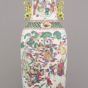A large Chinese porcelain vase with immortals, 19th C. — photo 1