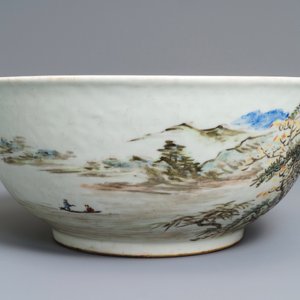 A large Chinese qianjiang cai 'landscape' bowl, 20th C. — photo 2