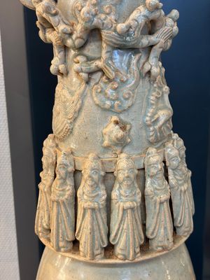 A large Chinese qingbai covered urn applied with immortals and a dragon, Northern Song — photo 11