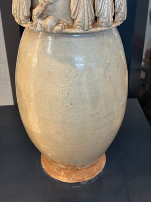 A large Chinese qingbai covered urn applied with immortals and a dragon, Northern Song — photo 5