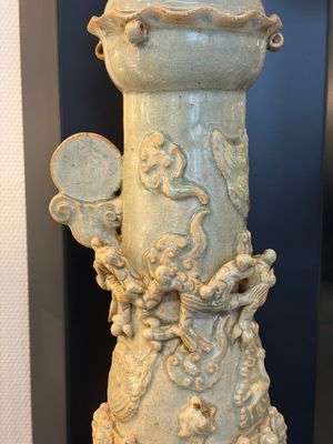 A large Chinese qingbai covered urn applied with immortals and a dragon, Northern Song — photo 10
