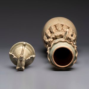 A large Chinese qingbai covered urn applied with immortals and a dragon, Northern Song — photo 6