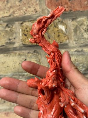 A large Chinese red coral group of female deities among clouds on wooden stand, 19/20th C. — 照片 12