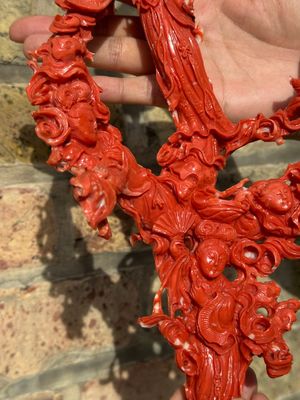 A large Chinese red coral group of female deities among clouds on wooden stand, 19/20th C. — 照片 4