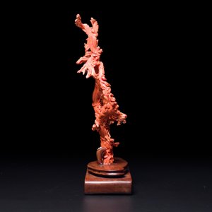 A large Chinese red coral group of female deities among clouds on wooden stand, 19/20th C. — 照片 4