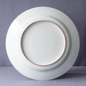 A large Chinese rose-Imari 'Provinces' dish with the arms of Holland, Kangxi/Yongzheng — 照片 4