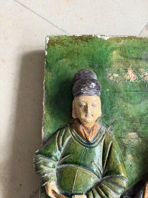 A large Chinese sancai-glazed architectural tile with two figures, Ming — photo 2