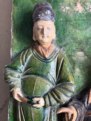 A large Chinese sancai-glazed architectural tile with two figures, Ming — photo 5
