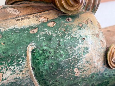 A large Chinese sancai-glazed pottery 'Buddhist Lion' roof tile, Ming — foto 11