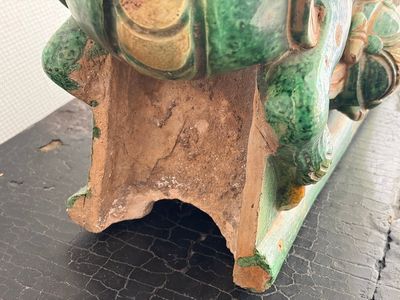 A large Chinese sancai-glazed pottery 'Buddhist Lion' roof tile, Ming — foto 14