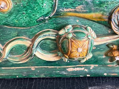 A large Chinese sancai-glazed pottery 'Buddhist Lion' roof tile, Ming — foto 28
