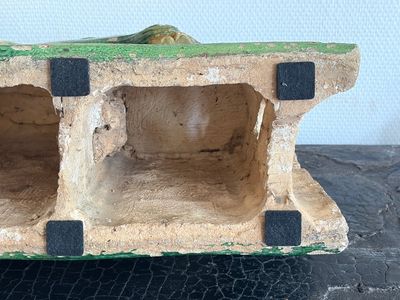 A large Chinese sancai-glazed pottery 'Buddhist Lion' roof tile, Ming — foto 34