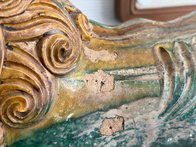 A large Chinese sancai-glazed pottery 'Buddhist Lion' roof tile, Ming — foto 8